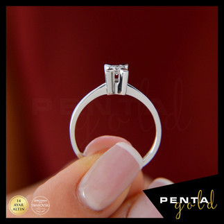 Penta Gold - 14 Ayar Altın Damla Tırnak Tektaş Yüzük 0,14 ct. Swarovski Taşlı